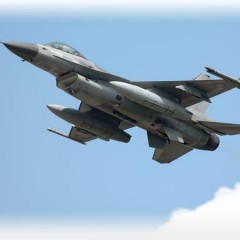 F16 simulator oplevelsesgave – Måske den fede underholdning for ham